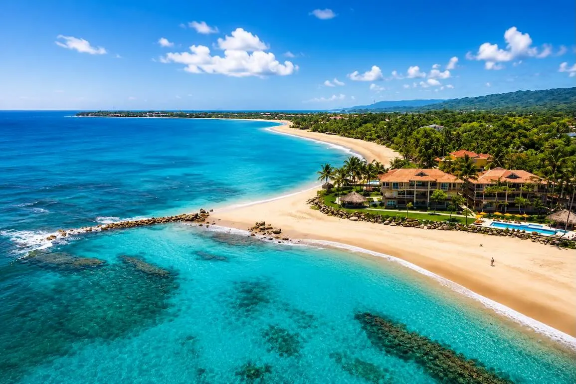 Cabarete oceanfront beach and coastal lifestyle