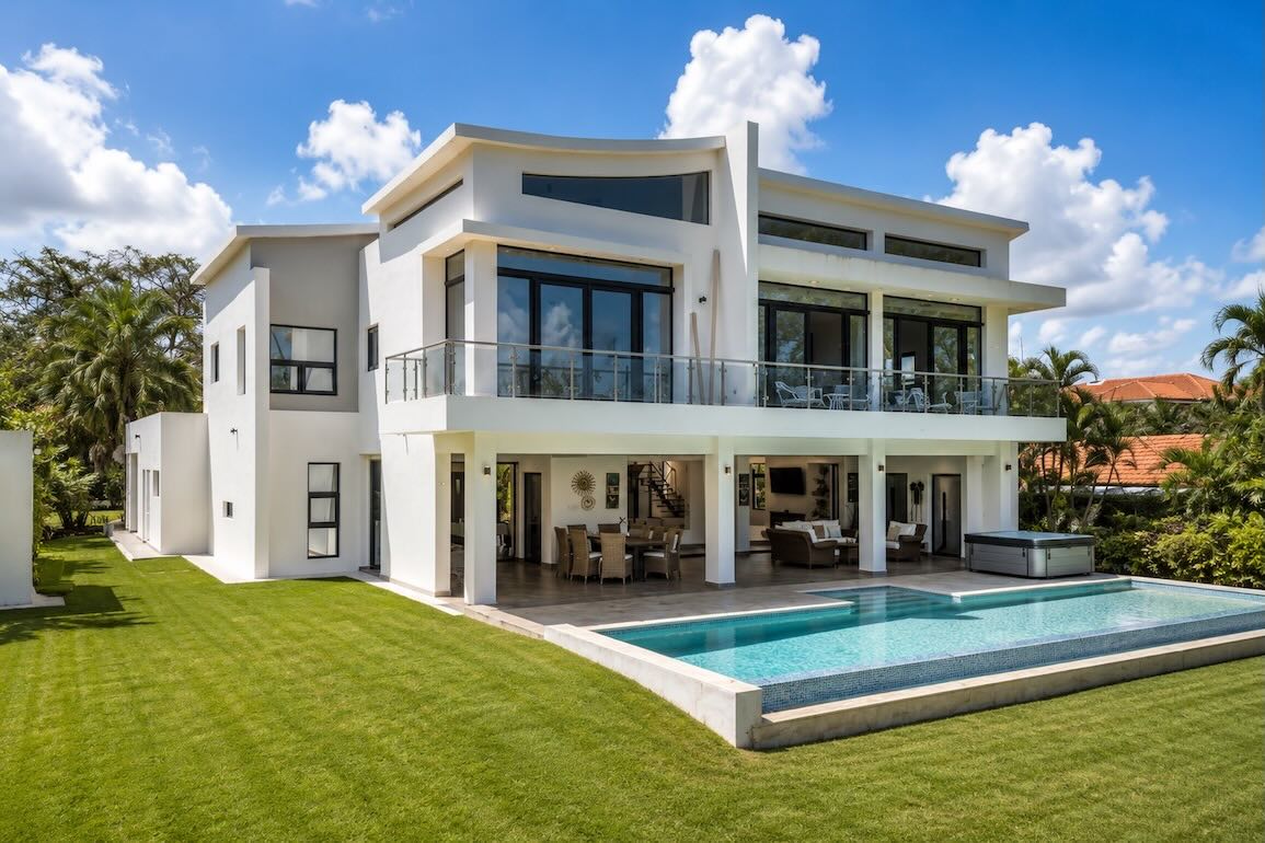 Villa de Lujo Frente al Mar en Venta en Cabarete