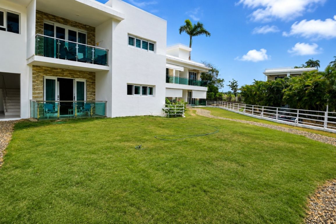 Apartamento amueblado de 2 habitaciones con jardín en venta en Sosúa — Foto 2
