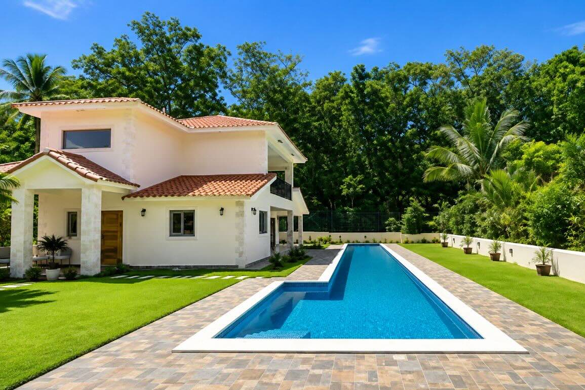 Villa de 4 Dormitorios en Venta en Perla Marina, Cabarete — Piscina