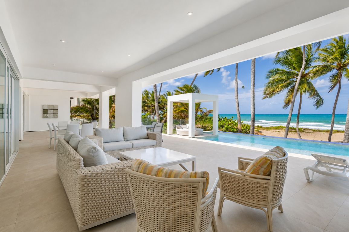 Oceanfront 5-Bedroom Luxury Villa for Sale in Cabarete — Photo 1