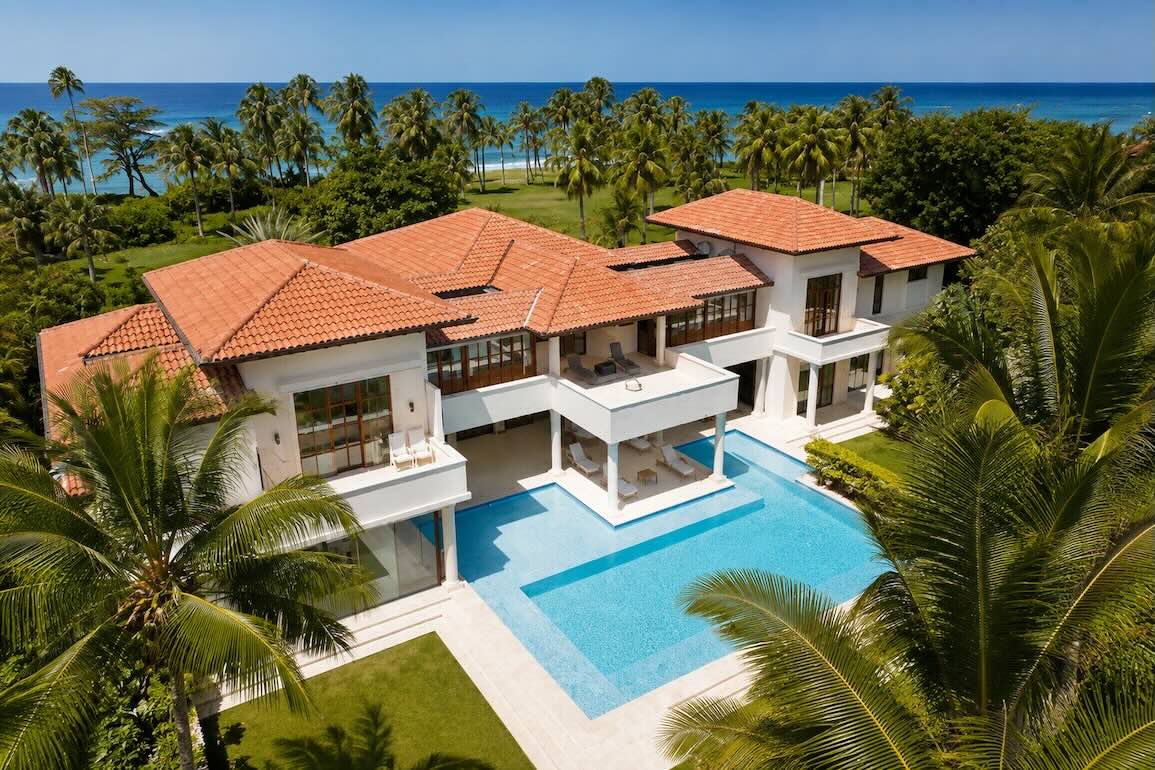 7-Bedroom Luxury Villa in Sea Horse Ranch Cabarete — Pool