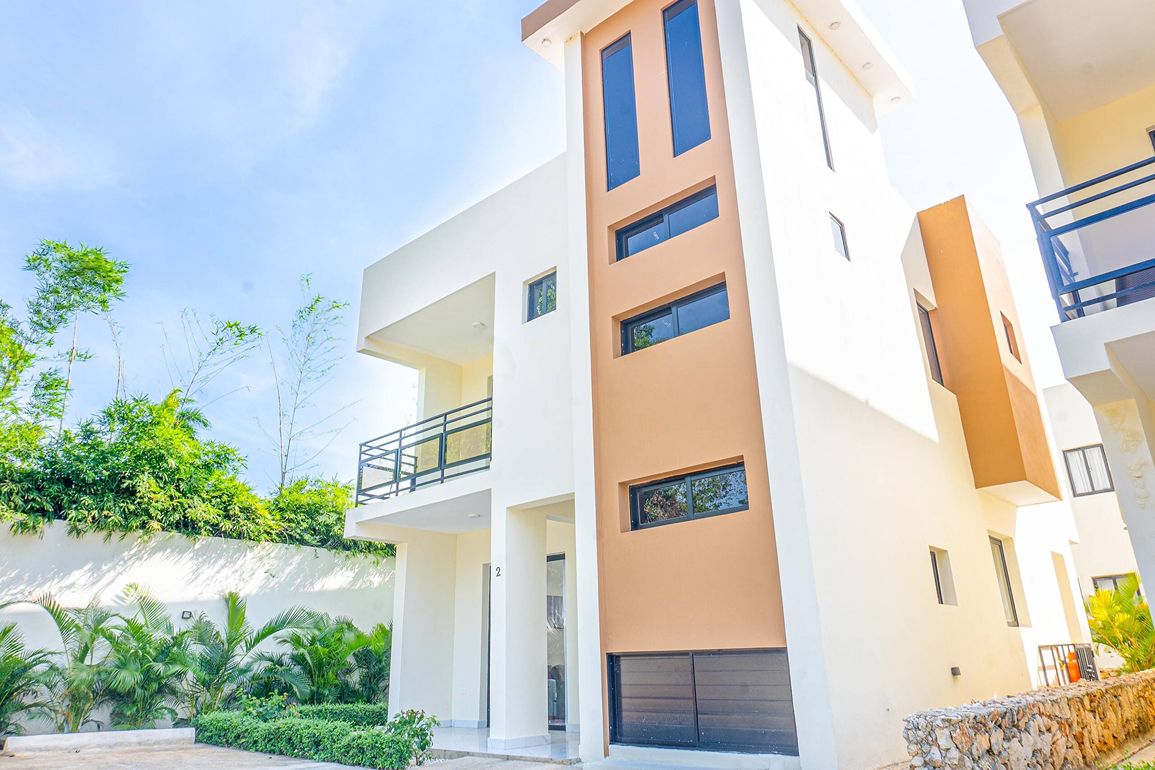Villa de 2 Habitaciones en Venta en Los Pinos, Sosúa — Piscina