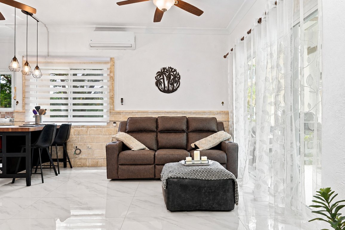 Apartamento renovado de 2 habitaciones en venta en Perla Marina — Foto 6