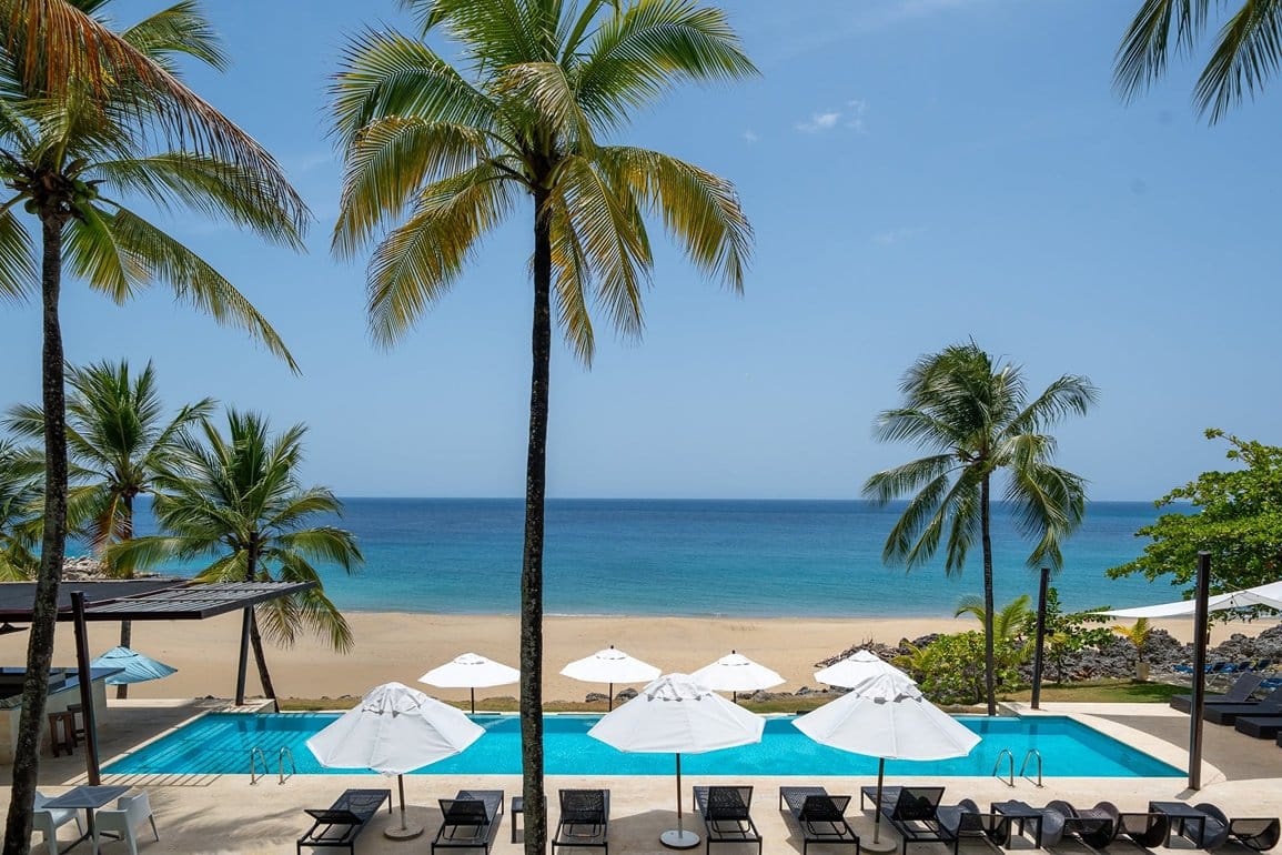 Apartamento de 3 Habitaciones Frente al Mar en Infiniti Blu, Sosúa — Piscina