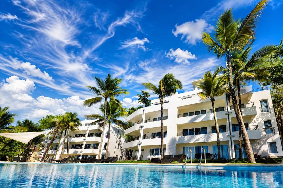 Condo de 2 Habitaciones Frente al Mar en Infiniti Blu, Sosúa — Piscina
