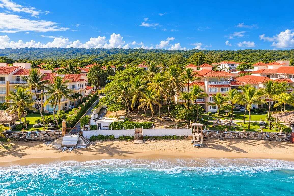 Propiedad Comercial Frente al Mar en Venta en Cabarete Centro — Foto 1