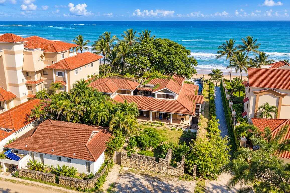 Propiedad Comercial Frente al Mar en Venta en Cabarete Centro — Foto 3