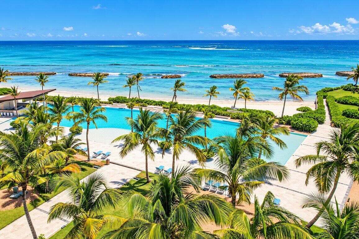 3-Bedroom Oceanfront Penthouse for Sale in Sotogrande, Cap Cana — Photo 4