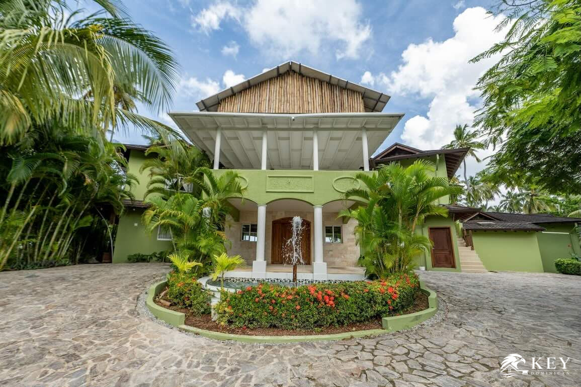 Villa Frente al Mar en Venta en Playa Coson Las Terrenas