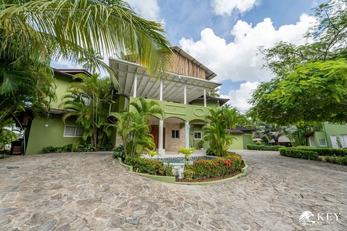Villa Frente al Mar en Venta en Playa Coson Las Terrenas