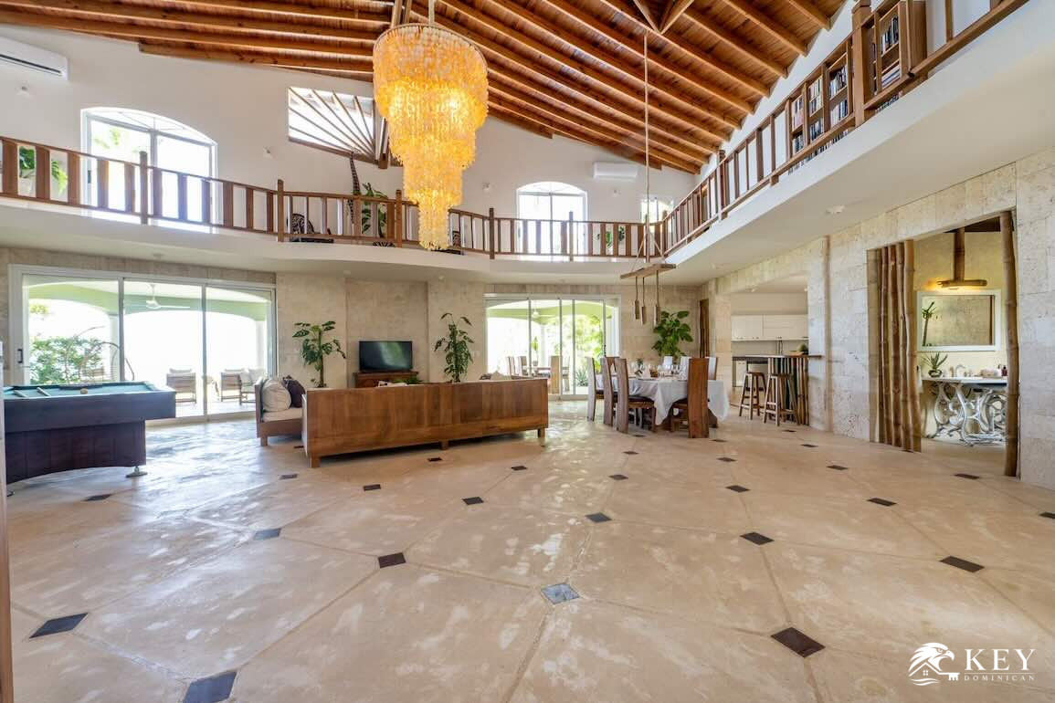 Villa Frente al Mar en Venta en Playa Coson Las Terrenas