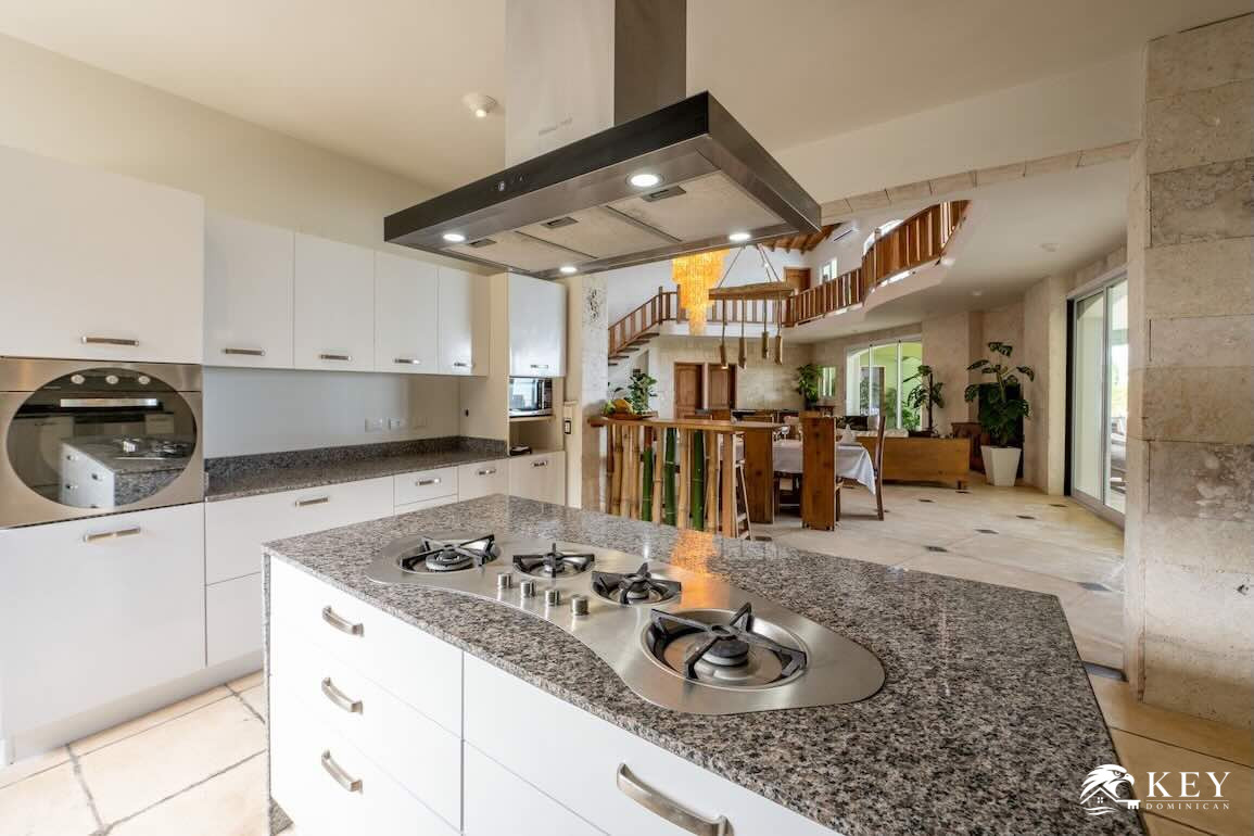 Villa Frente al Mar en Venta en Playa Coson Las Terrenas