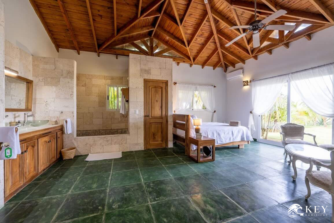 Villa Frente al Mar en Venta en Playa Coson Las Terrenas