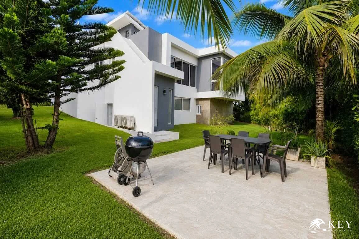 Villa Amueblada con Piscina en Venta en Encuentro Cabarete