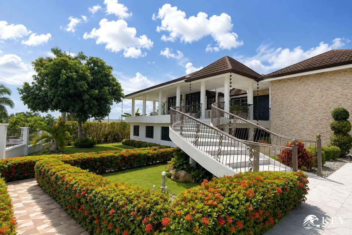 Luxury Villa for Sale in Star Hills, Puerto Plata — Photo 1