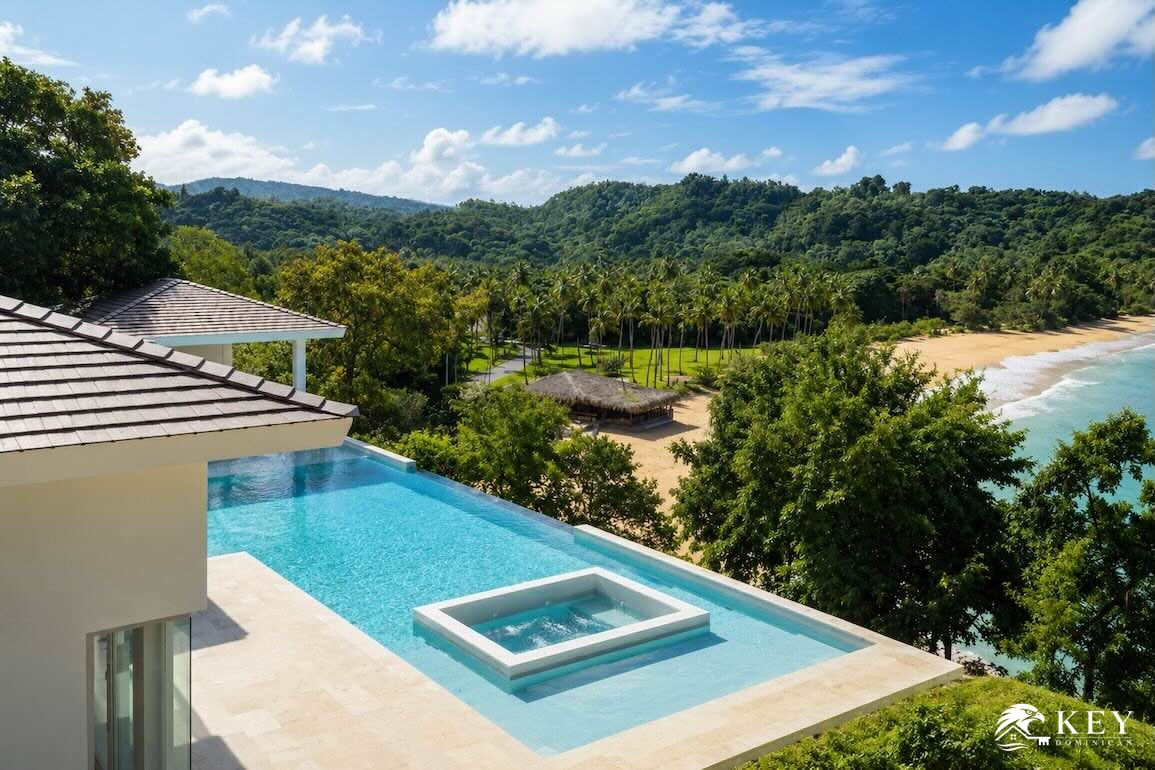 Cap El Limón, Samaná — 7-Bedroom Oceanfront Mansion for Sale — Photo 1