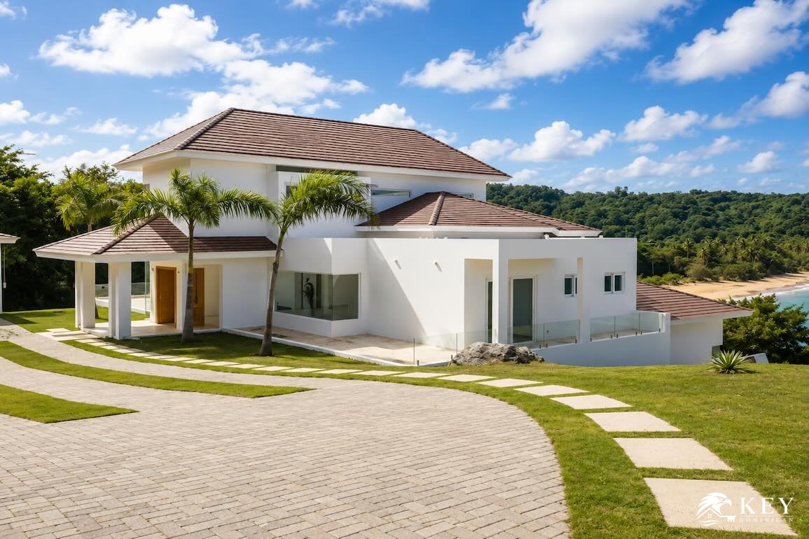 Cap El Limón, Samaná — 7-Bedroom Oceanfront Mansion for Sale — Photo 5