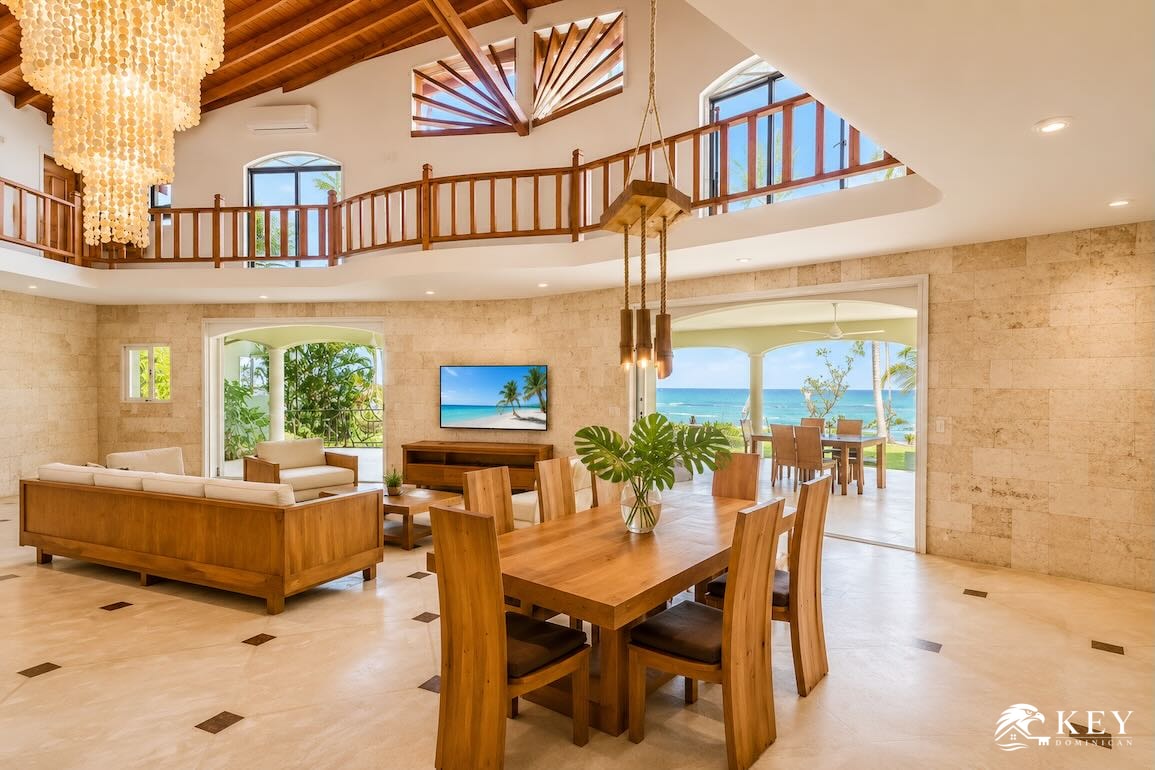 Playa Cosón, Las Terrenas — 9-Bedroom Beachfront Villa for Sale — Photo 4