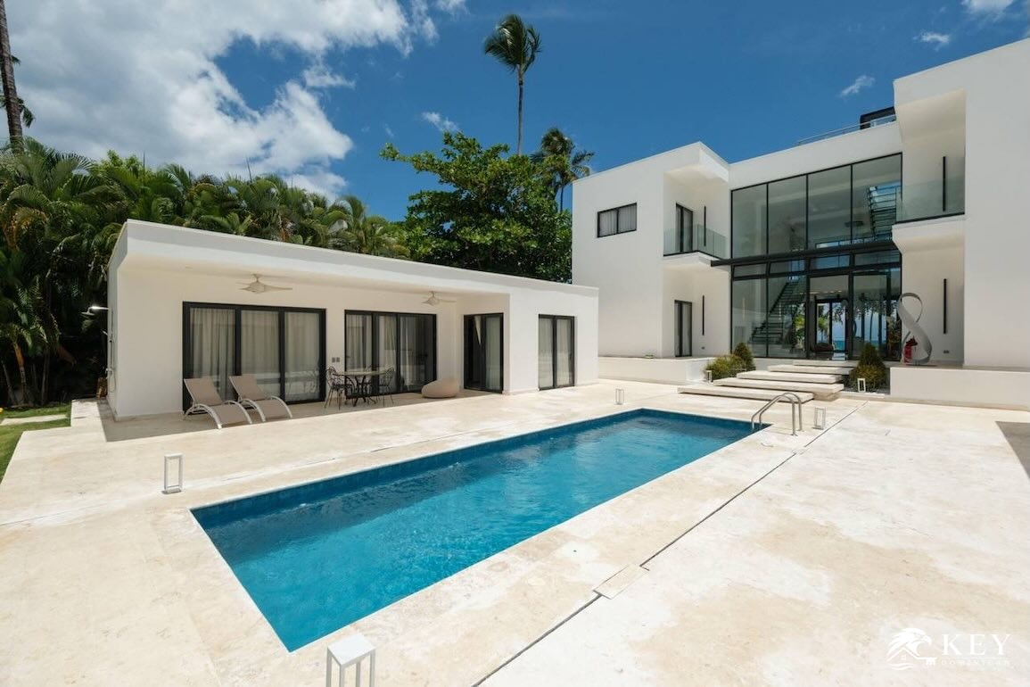 Cap Bonita, Las Terrenas — 8-Bedroom Oceanfront Villa for Sale — Photo 2