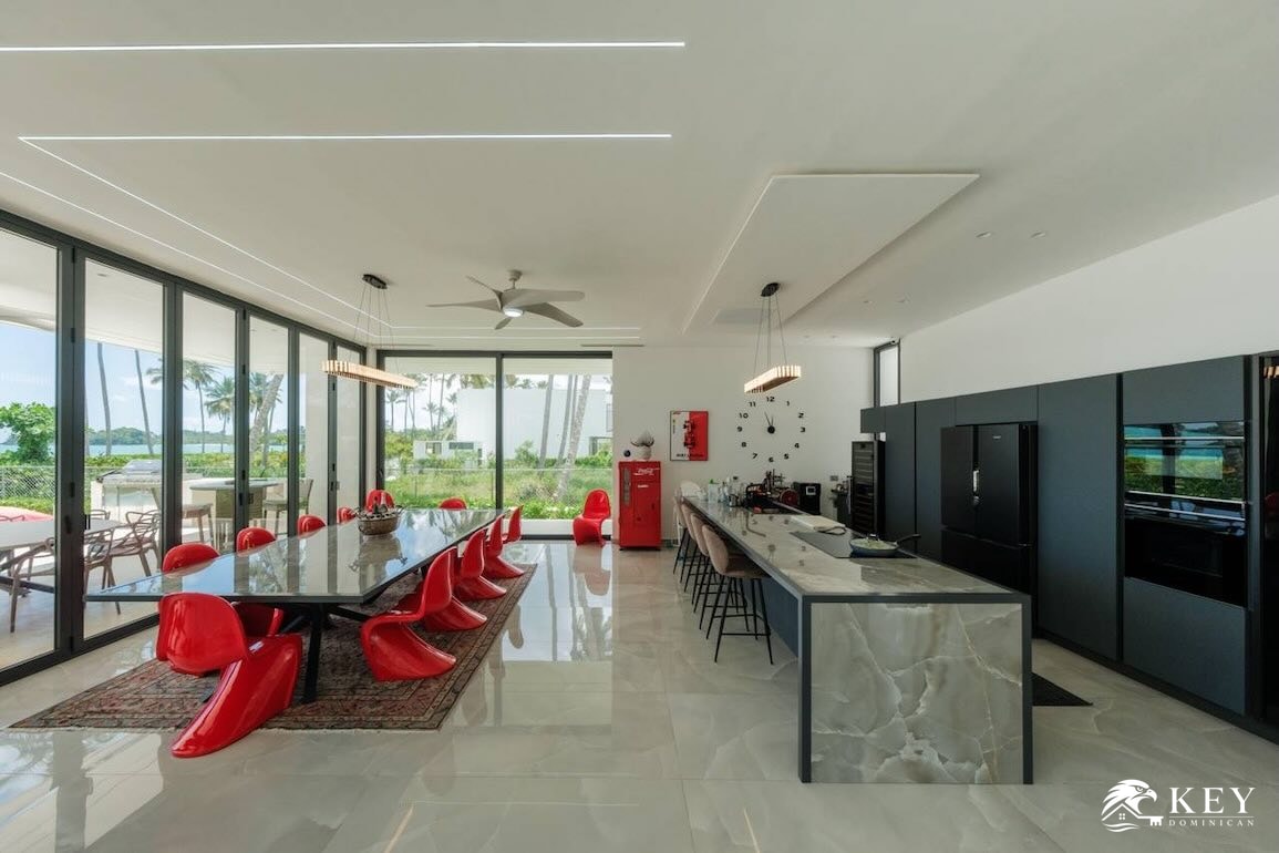 Cap Bonita, Las Terrenas — 8-Bedroom Oceanfront Villa for Sale — Photo 4