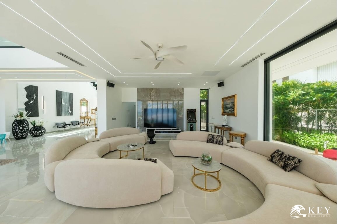 Cap Bonita, Las Terrenas — 8-Bedroom Oceanfront Villa for Sale — Photo 6