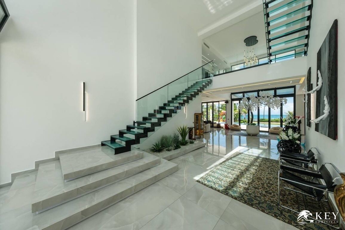 Cap Bonita, Las Terrenas — 8-Bedroom Oceanfront Villa for Sale — Photo 9