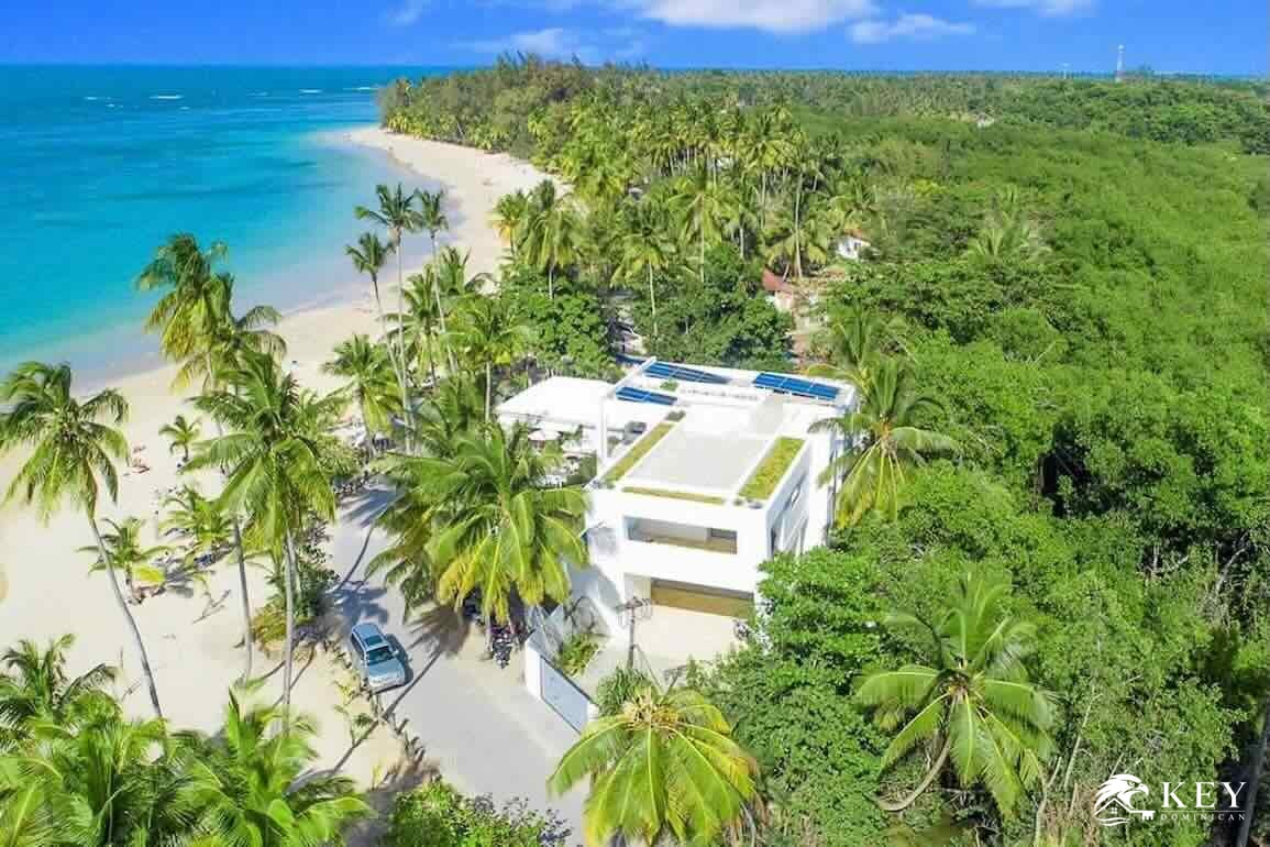 Playa Las Ballenas, Las Terrenas — 5-Bedroom Beachfront Villa for Sale — Photo 2
