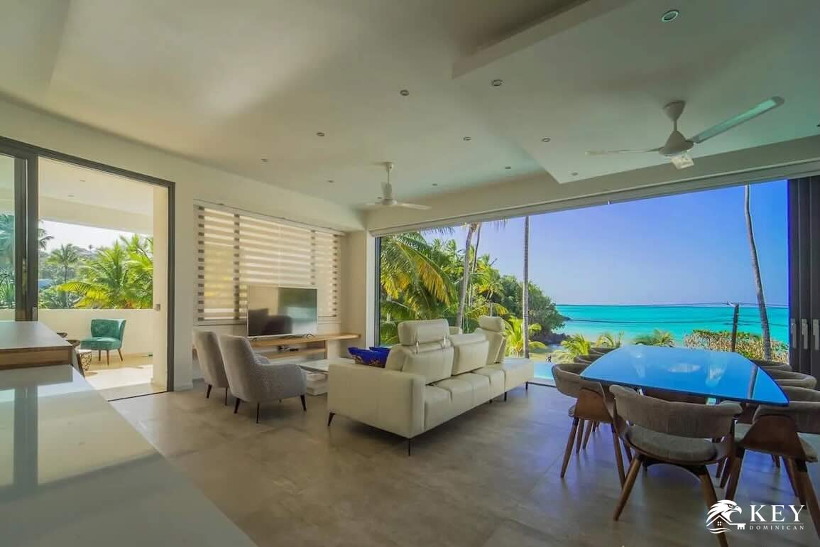 Playa Las Ballenas, Las Terrenas — 5-Bedroom Beachfront Villa for Sale — Photo 4