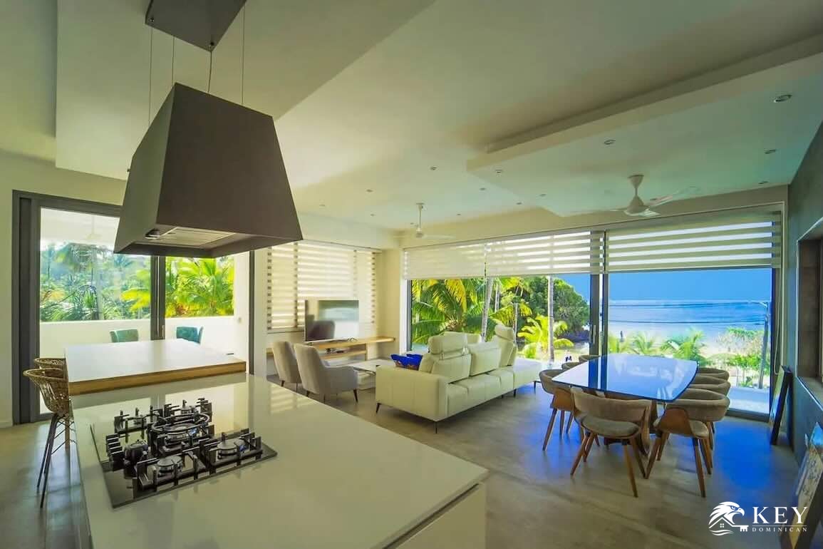 Playa Las Ballenas, Las Terrenas — 5-Bedroom Beachfront Villa for Sale — Photo 5