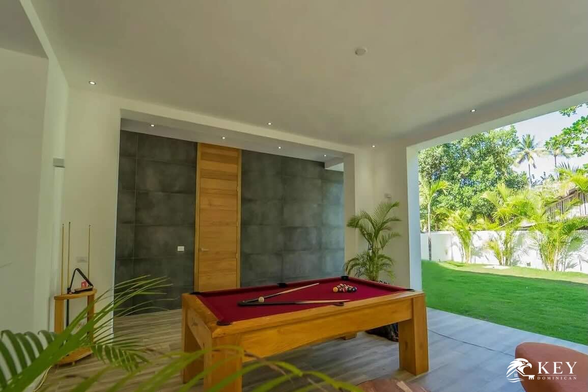 Playa Las Ballenas, Las Terrenas — 5-Bedroom Beachfront Villa for Sale — Photo 6