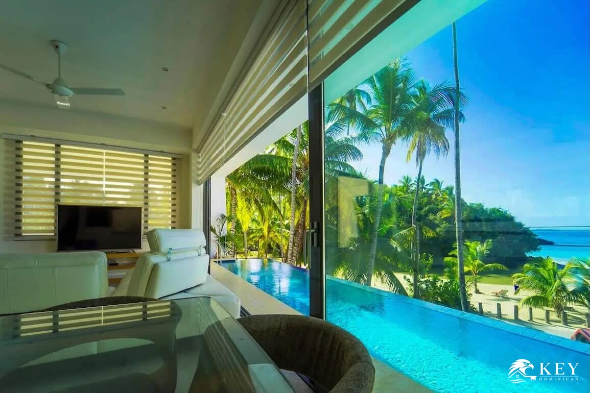 Playa Las Ballenas, Las Terrenas — 5-Bedroom Beachfront Villa for Sale — Photo 10