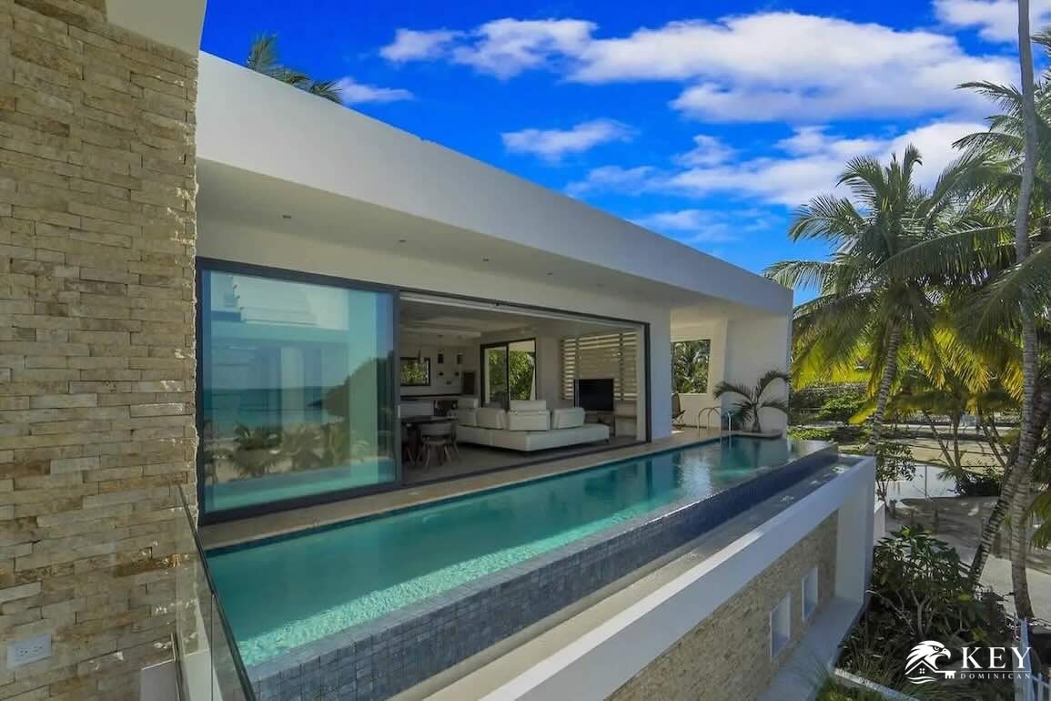 Playa Las Ballenas, Las Terrenas — 5-Bedroom Beachfront Villa for Sale — Photo 11
