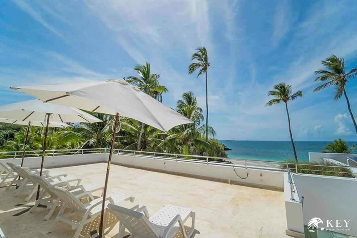 Playa Las Ballenas, Las Terrenas — 5-Bedroom Beachfront Villa for Sale — Photo 12