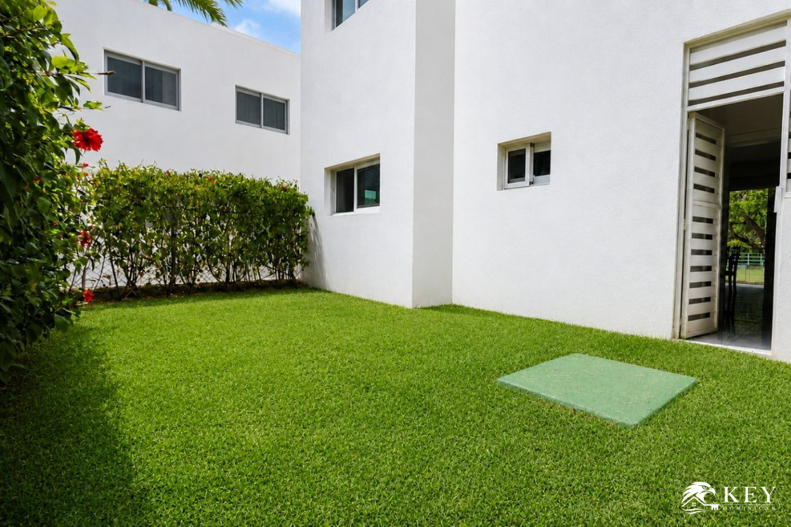 2 Bedroom Furnished Apartment with Private Garden for Sale in Sosúa — Photo 4