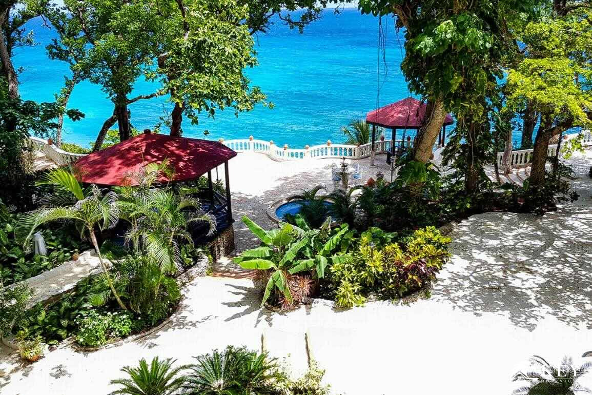 Oceanfront Palace for Sale in Rio San Juan | Balaji Palace — Photo 2