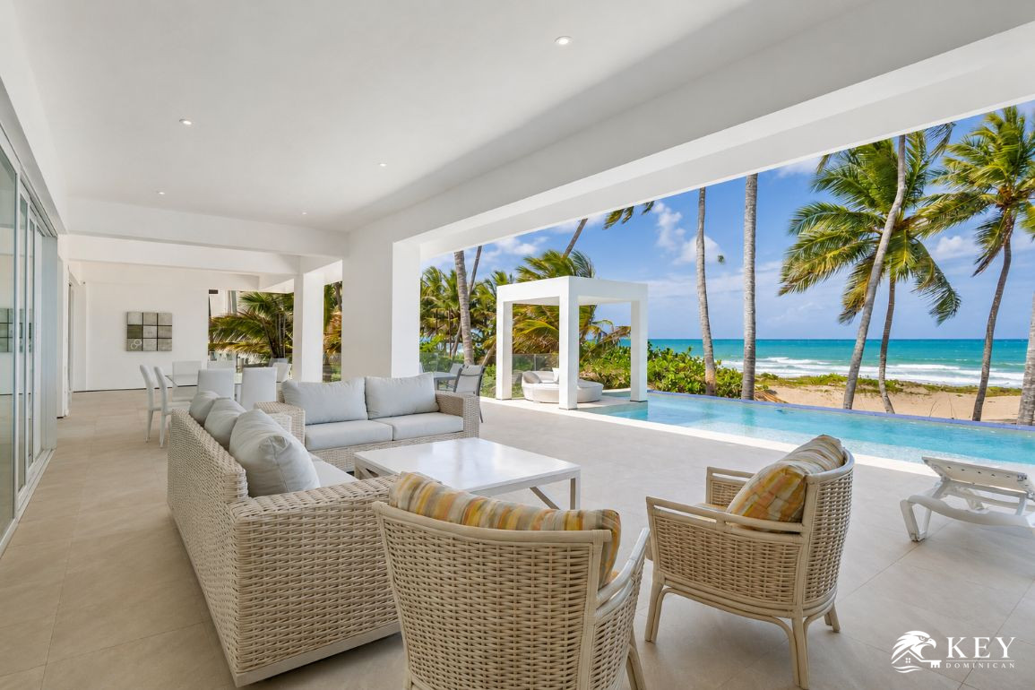 Villa de Lujo Frente al Mar de 5 Dormitorios en Venta en Cabarete — Foto 1