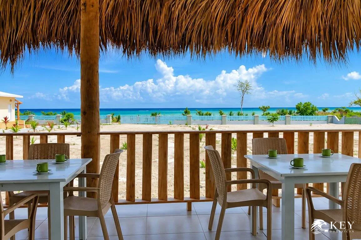 Beachfront 9-Room Hotel for Sale in Punta Rucia — Photo 1