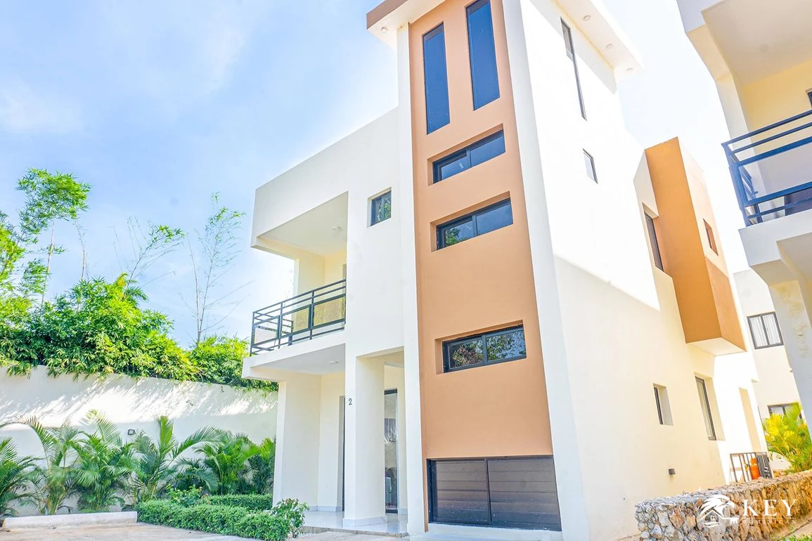 Villa de 2 Habitaciones en Venta en Los Pinos, Sosúa — Piscina