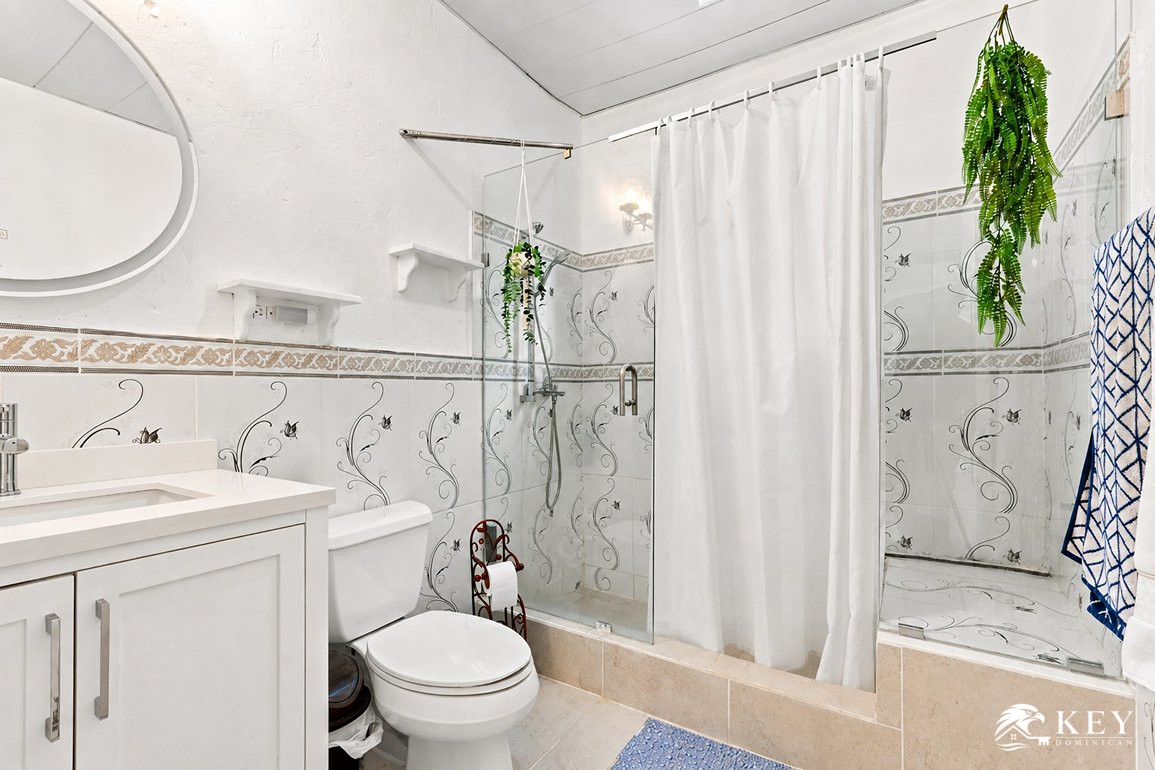 Apartamento renovado de 2 habitaciones en venta en Perla Marina — Foto 2