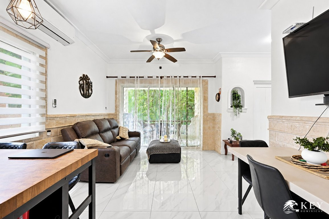 Apartamento renovado de 2 habitaciones en venta en Perla Marina — Foto 10
