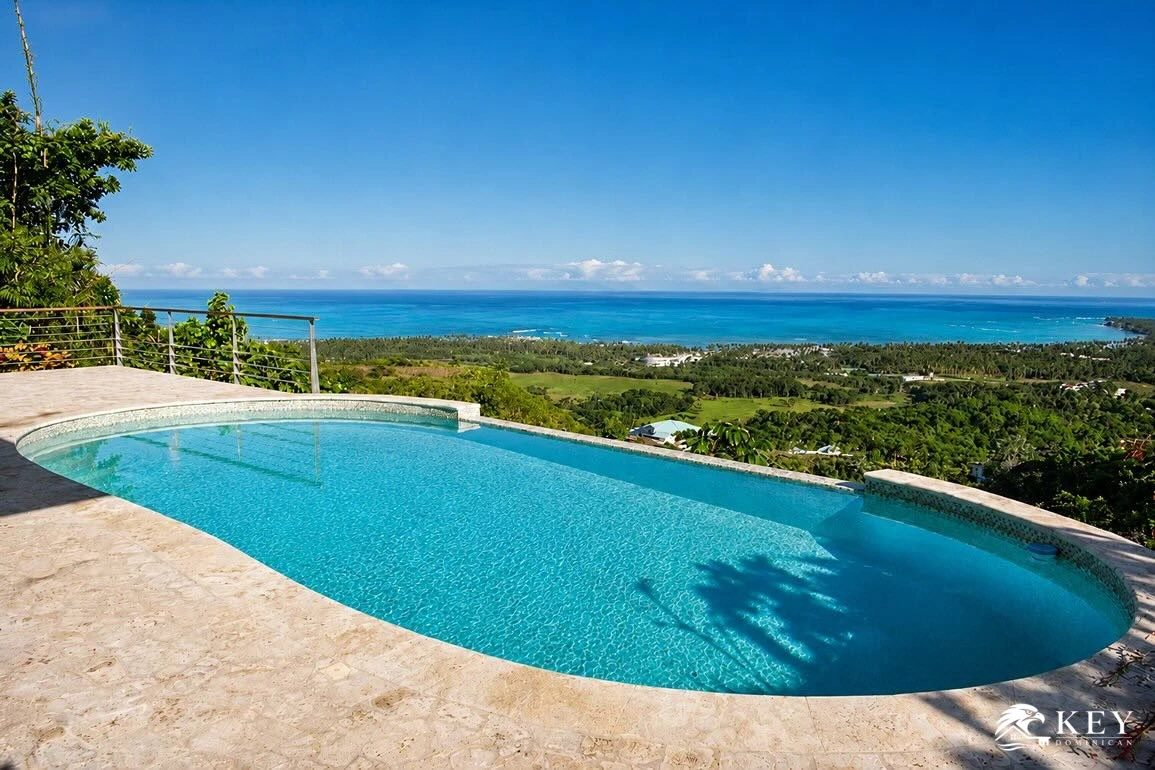 Negocio de Alquiler de Villas en Venta en Las Terrenas — Piscina