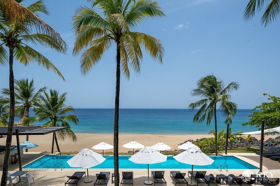 Apartamento de 3 Habitaciones Frente al Mar en Infiniti Blu, Sosúa — Piscina