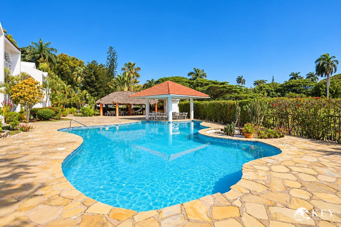 Se vende Apartamento en Sosua Cerca de playa Chiquita — Piscina