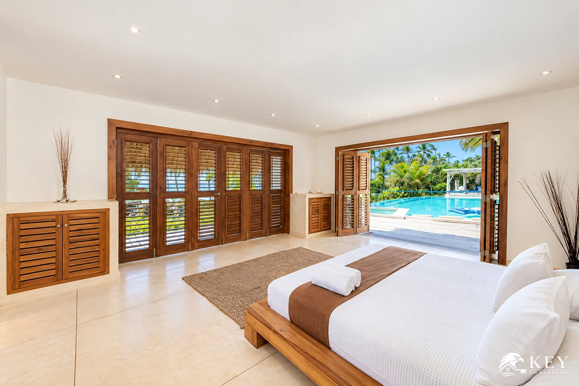13-Bedroom Beachfront Villa for Sale in Las Terrenas — Photo 3