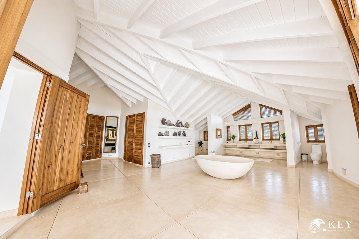13-Bedroom Beachfront Villa for Sale in Las Terrenas — Photo 4