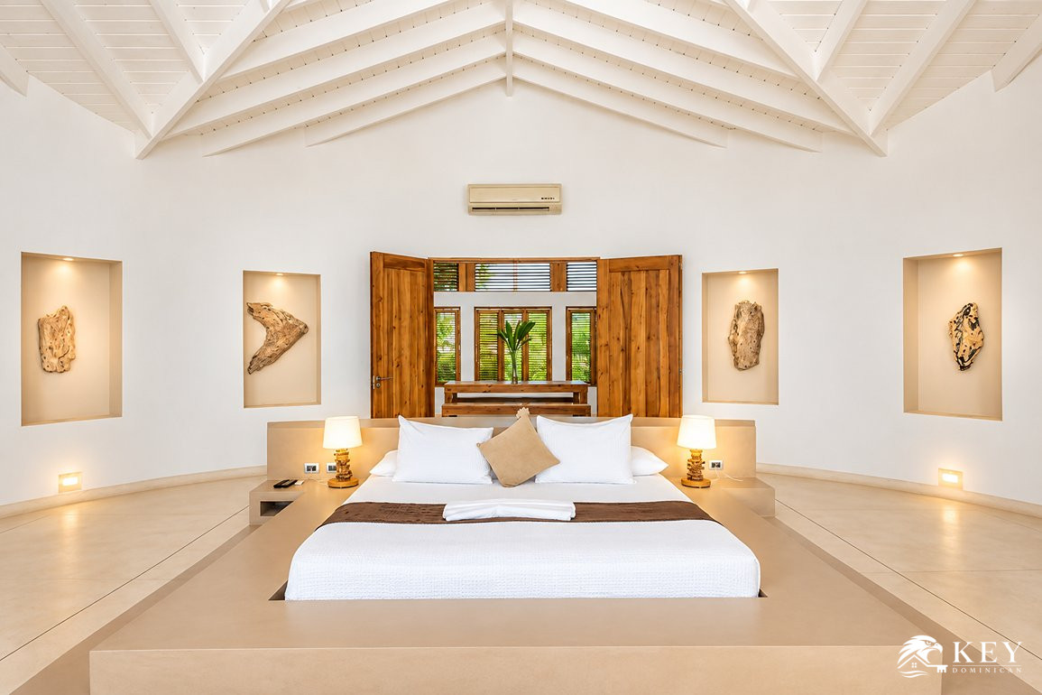13-Bedroom Beachfront Villa for Sale in Las Terrenas — Photo 7