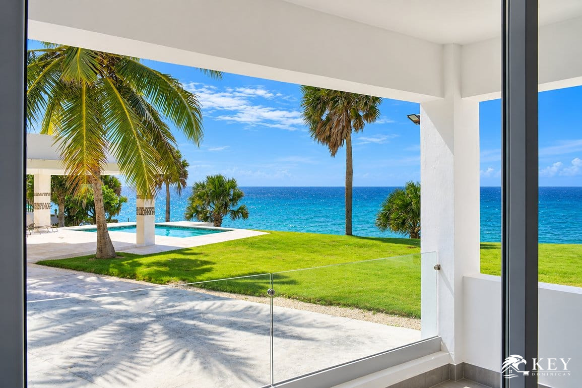 Oceanfront 3-Bedroom Condo for Sale in Escondido Bay, Sosúa — Photo 1