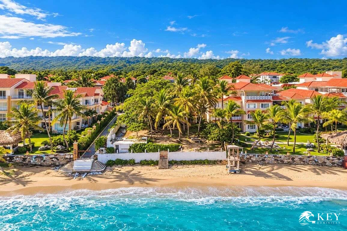 Beachfront Commercial Property for Sale in Cabarete Center — Photo 1