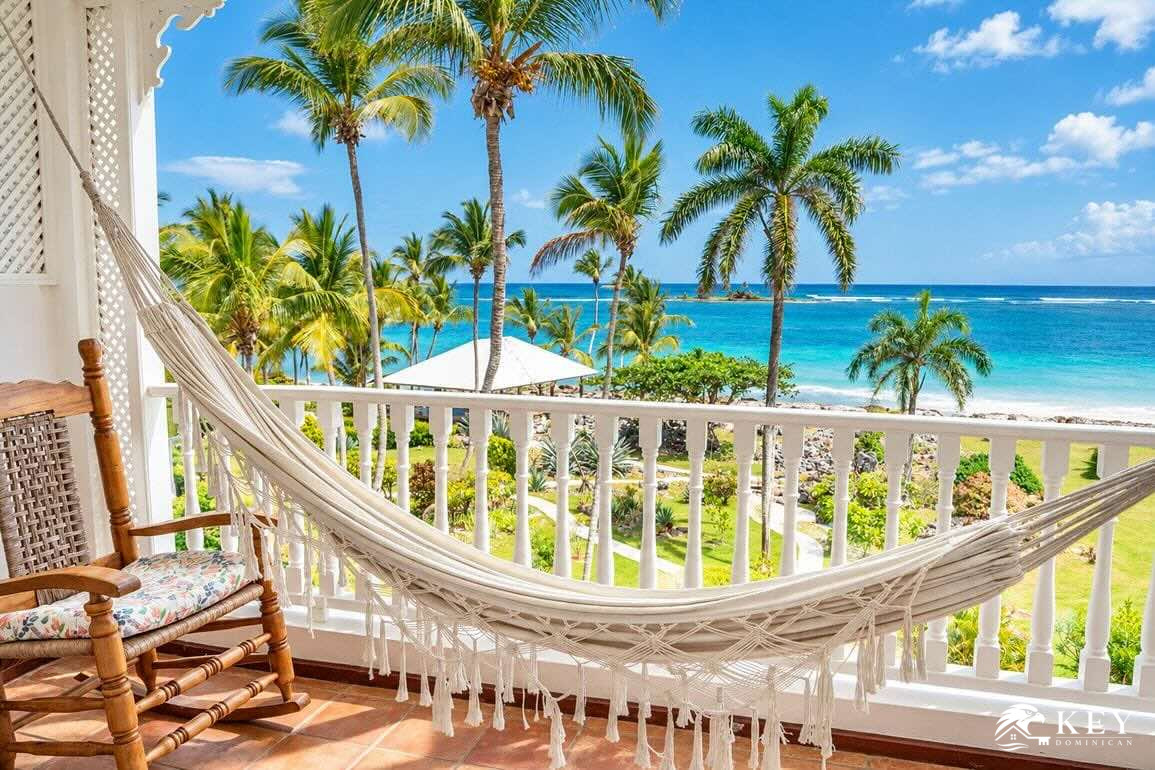 Oceanfront Hotel for Sale in Samaná – 21 Rooms — Photo 1